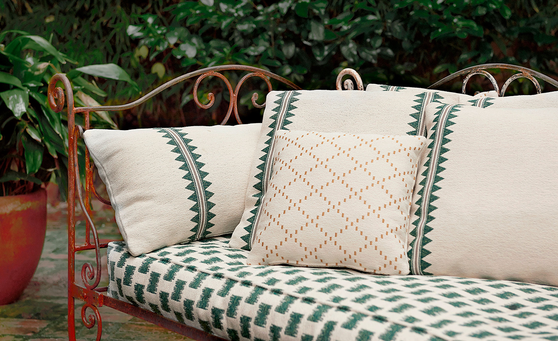 Icaria & Icaria Indoor/Outdoor